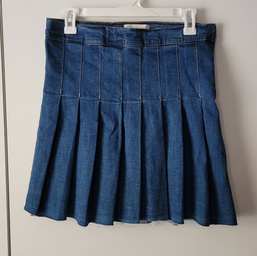 REgeneration by Celebrity Pink pleated denim skirt